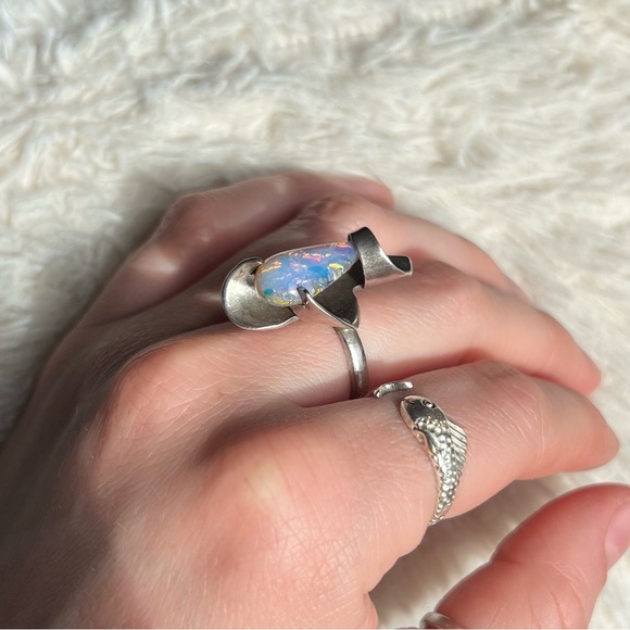 Unique Sterling Silver & Faux Opal Ring - Picture 12 of 16